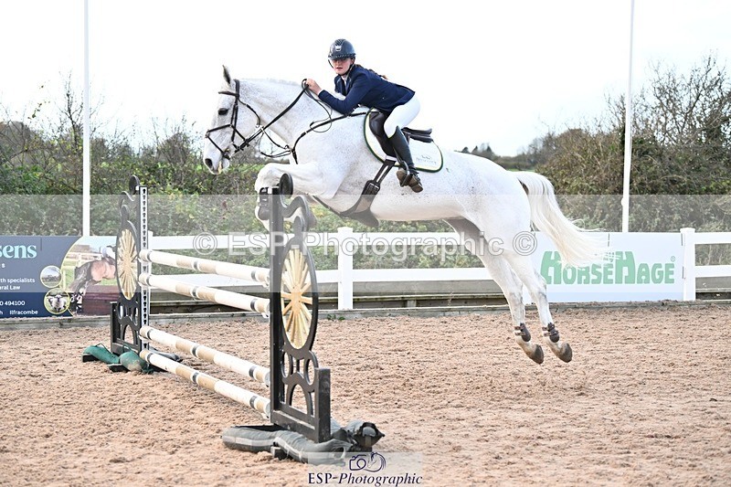 241117X-152226-05143 - Cls 19-20-21 Children on horses