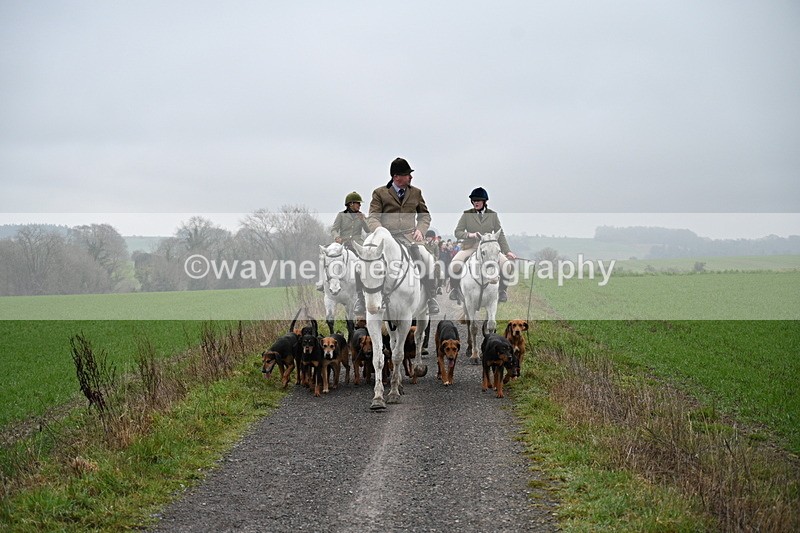 WJ7_9747 - Walk out..