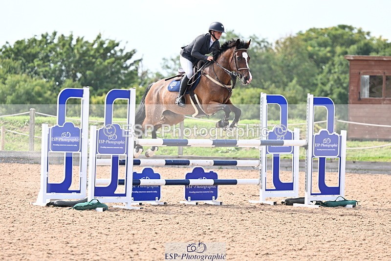 240828A-144102-00974 - Cls 4 Snr Newcomers and 1.10m Open