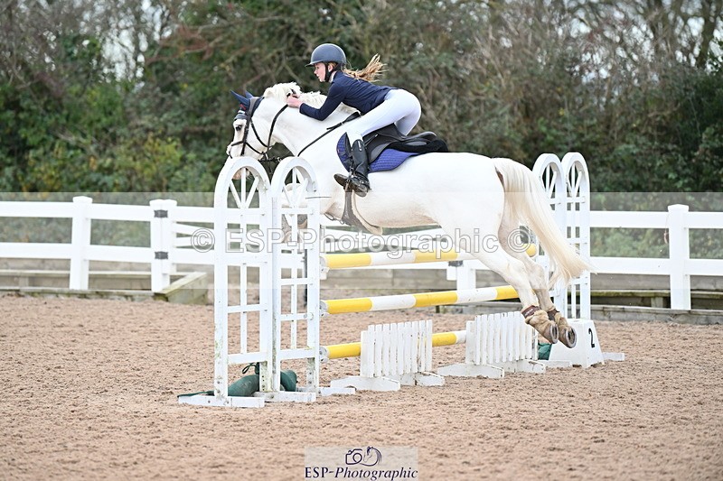 231119A-113435-05442 - Sun Cls 5 Newcomers & 1m Open