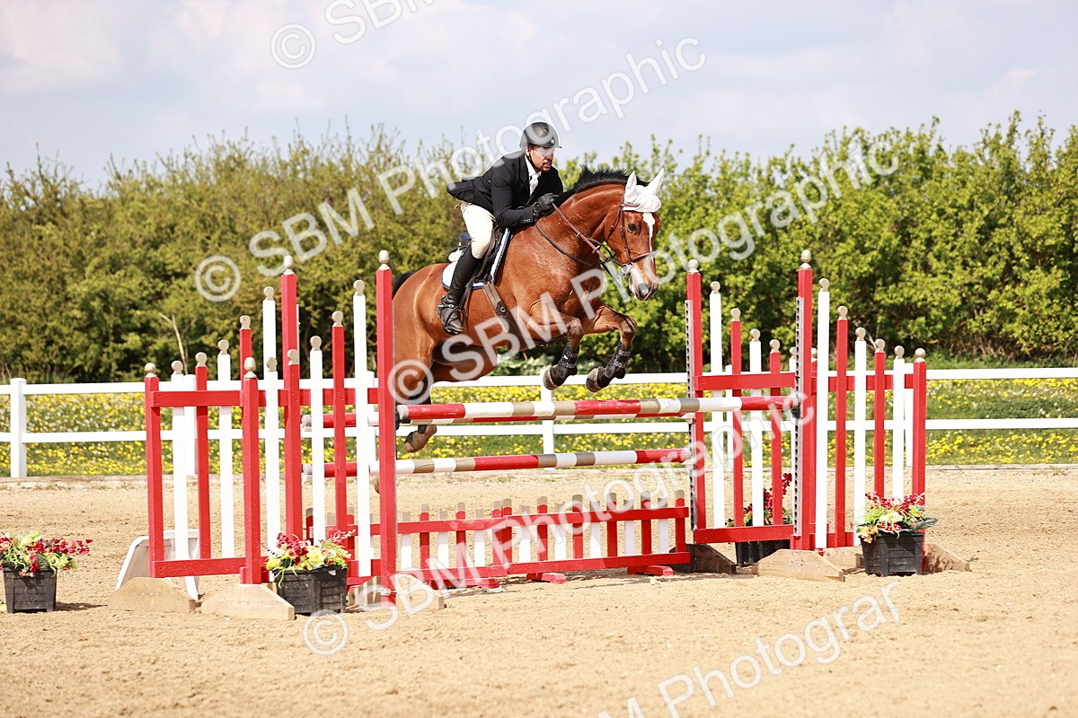 - Class 26 - Senior Foxhunter - 1.20m