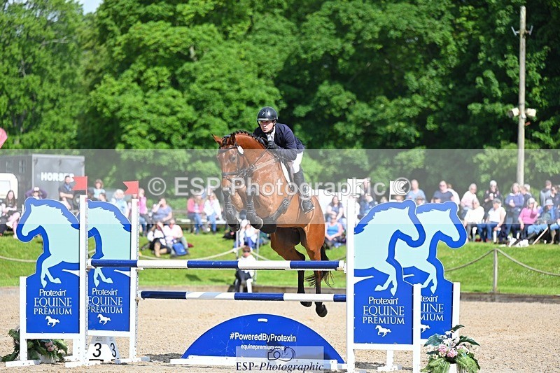 240526-094913-19735 - 324-COOMBELAND_SEMILLY-Rupert_Batting