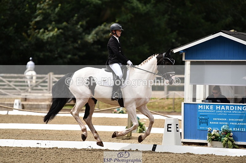 140110A-012220-10903 - 002-Michelle.Wallis-Alvescot.Winning.Mood