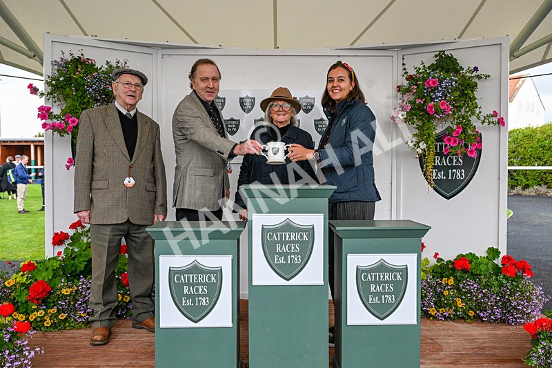 011025-Race 6-Mudamer-0119 - Race 6