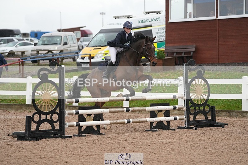 251109-090035-03131 - Cls 15 British Novice and 90cm Open