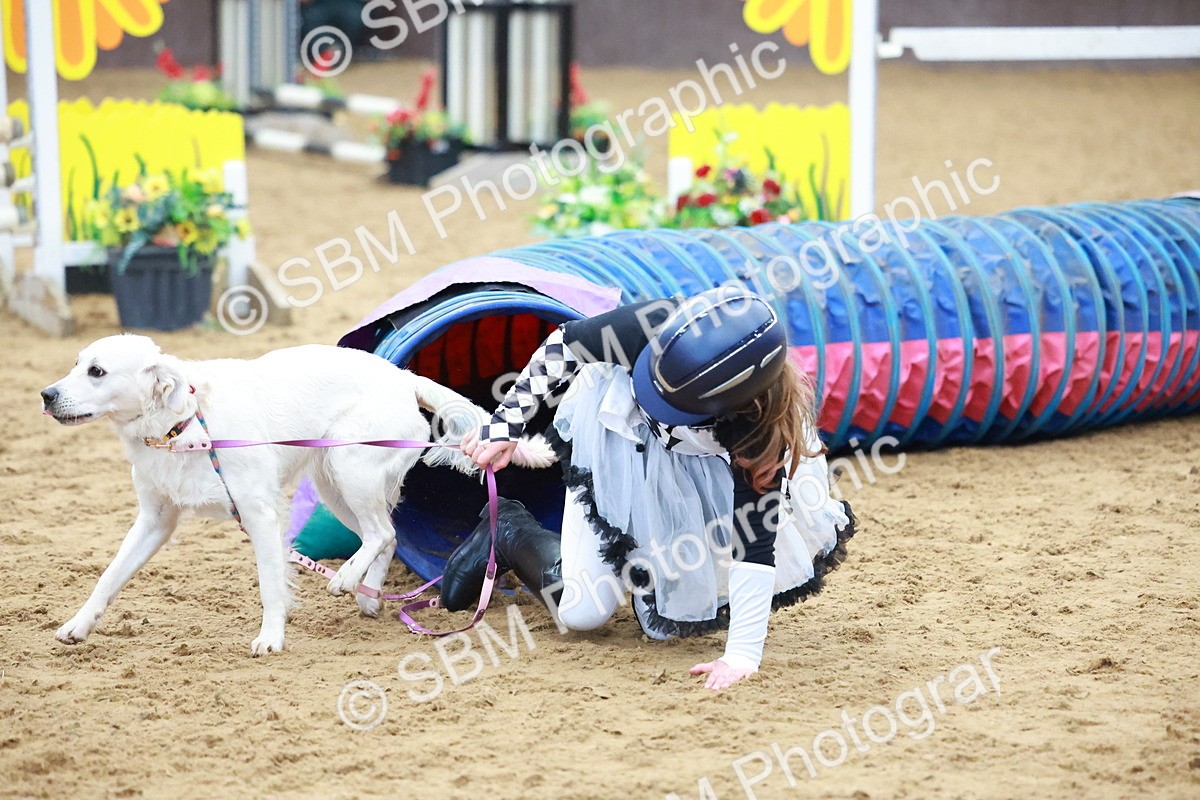 SBM_001674 - Class 3 - Horse & Hound (60cm)