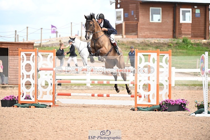 250723-155230-01246 - Cls 6 Foxhunter and 1.20m