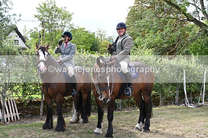 WJ6_3437 - Berks & Bucks - The Old farmhouse - Hound Exercise 20-08-25