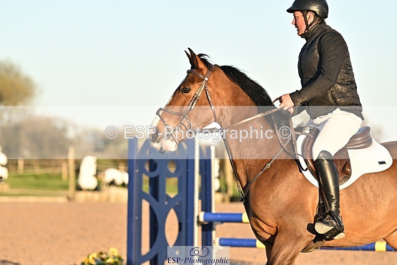 250401-185608-00837 - 90cm Classes