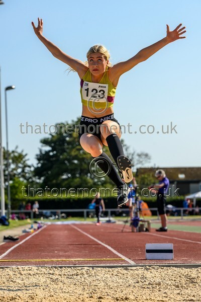 Age25SAT-917385 - Field Female Set Two