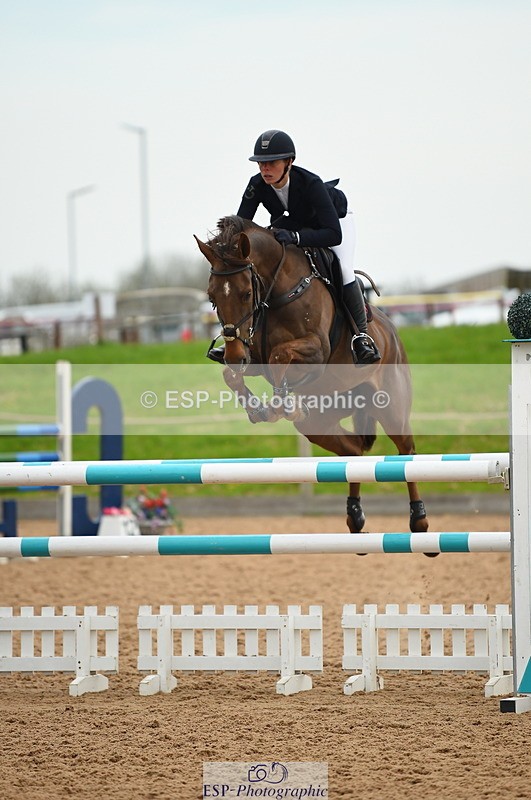 230504A-093116-00378 - Cls 8 Snr Foxhunter