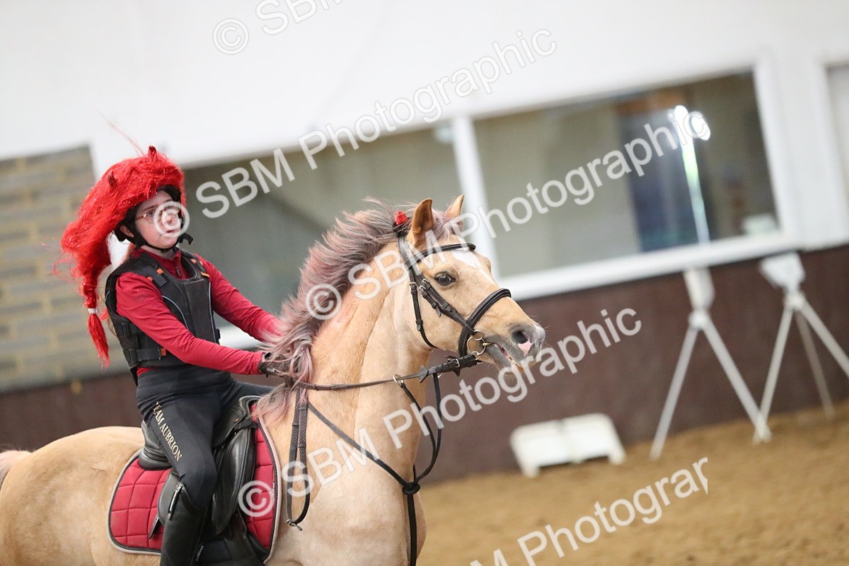 SBM_001197 - Class 3 - Horse & Hound