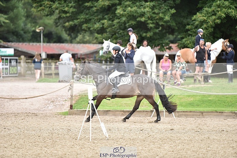 240802-102452-00831 - 70cm Round 1