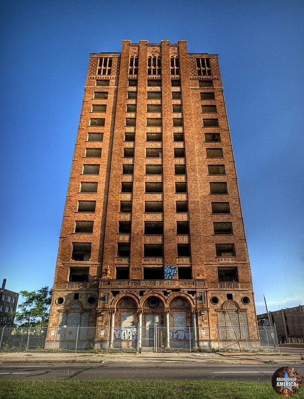 Lee Plaza Hotel (Detroit, MI) | Motor City Monument - Lee Plaza Hotel