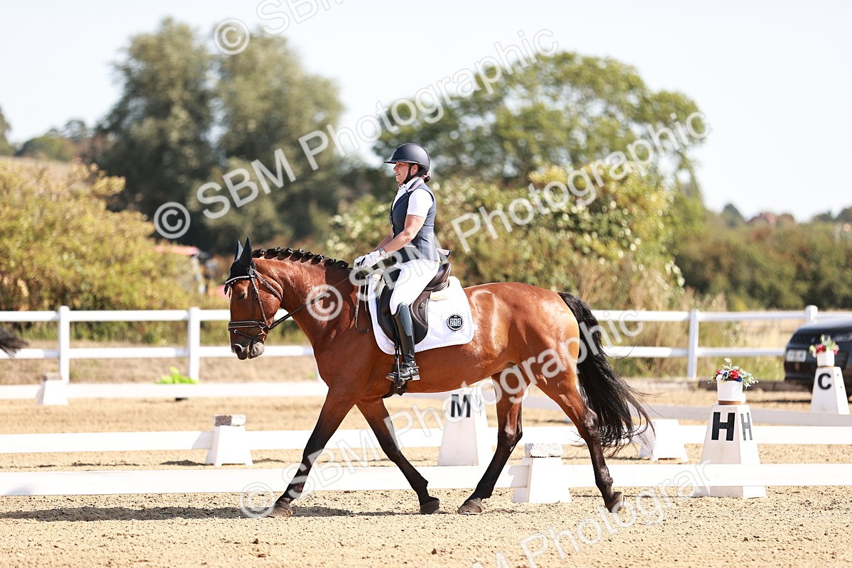 SBM_004411 - Class 12 - Novice 5 - 10.31-11.41