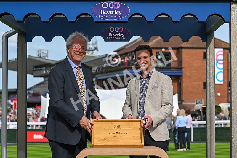 050724-Race 1-Beauty Queen-1476 - Race 1