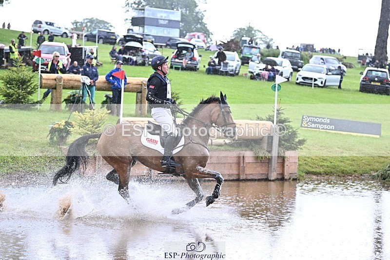 240526-110049-20331 - 403-CRAZY_DU_LOIR-Oliver_Townend