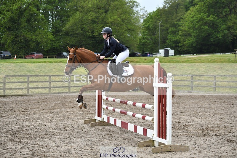 230512-094743-00394 - Cls 10 Snr 85cm Schooling