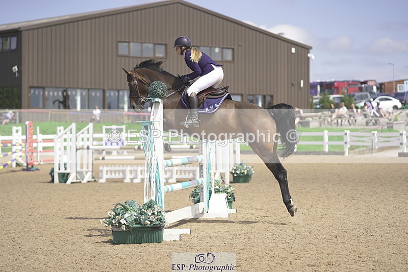 230810A-131226-02344 - Cls 4 1.05m Amateur Quali