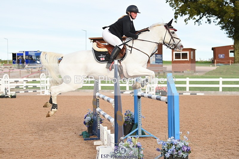 231015A-163712-09340 - Cls 27 1.10m Amateur Q 2nd R