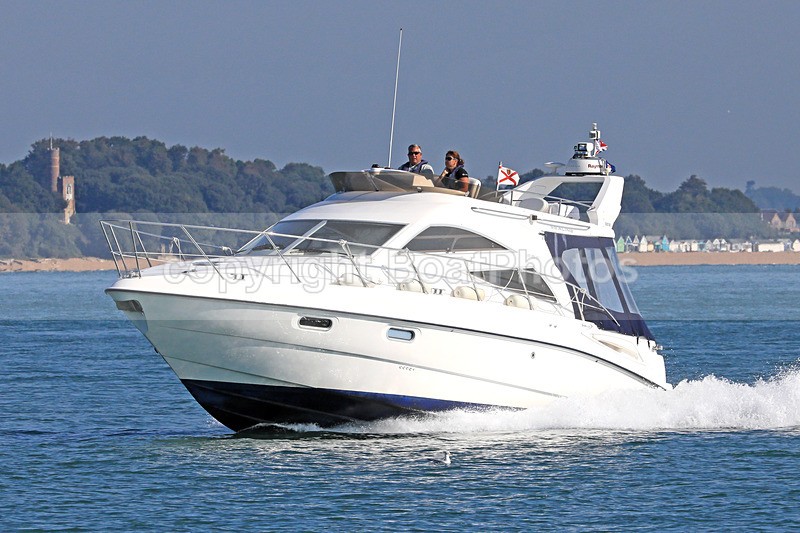170902 HELESON - SEALINE F34 1Y3A8258 - Flybridge Cruisers