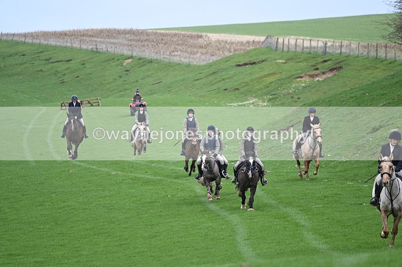 WJ6_9295 - Line Three