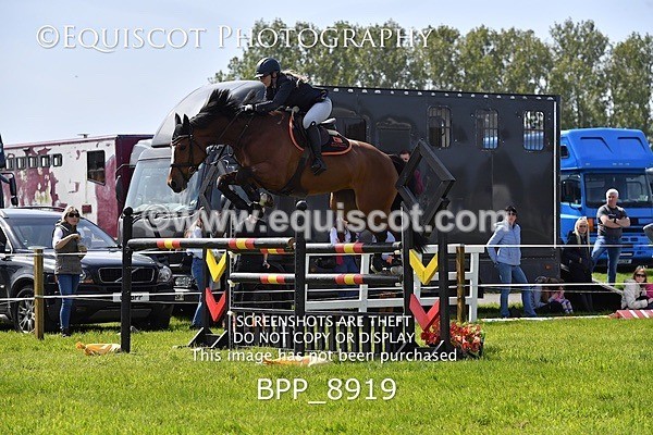 BPP_8919 - CLASS 3 The RHS Andrew Hamilton Coach Novice Qualifier (1.20m)