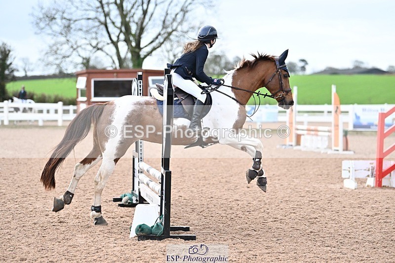 241117X-083100-03072 - Cls 02s Pony intro 70cm