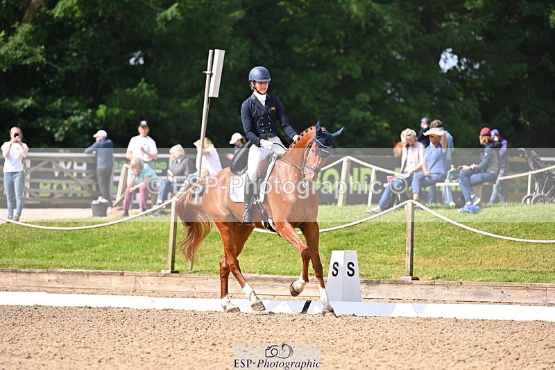 250523A-102010-05923 - C-261-Danielle.Dunn-ICI.DOR.DE.DONNA.CADANZA.Z