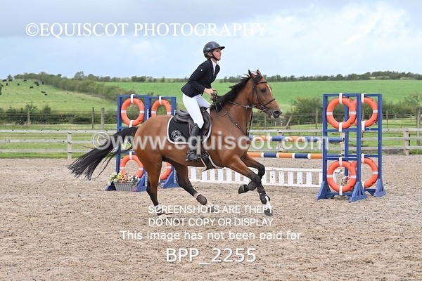 BPP_2255 - CLASS 4  FRI Senior Newcomers/ 1.10m Open