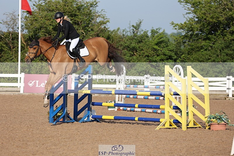 240510A-081103-04109 - Cls 13 British Novice and 90cm Open