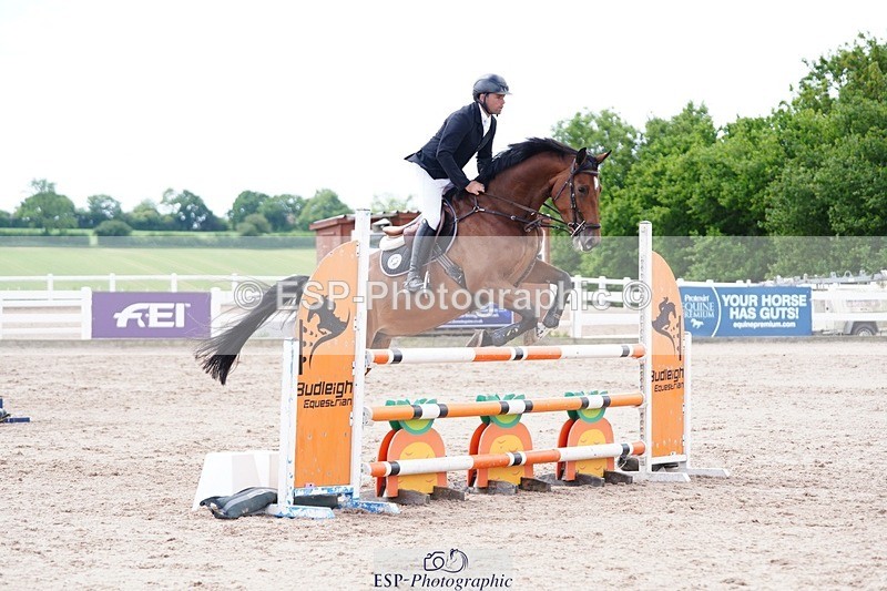 250525-114252-09275 - Cls 33 A&B Snr Disc & 1.00m Open