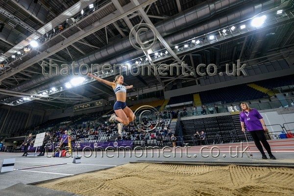 AgeInd25SUN-923410 - Field Female