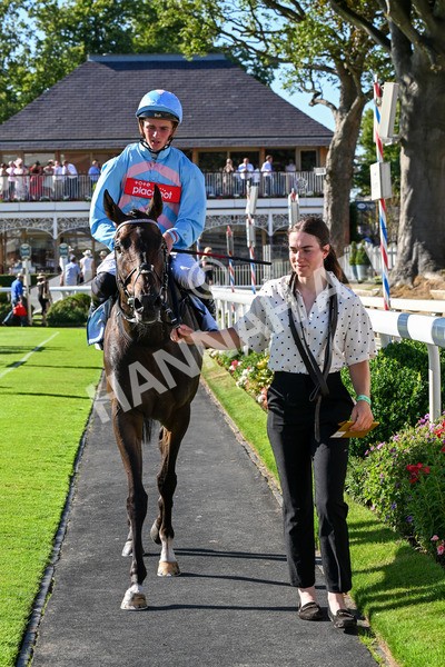 110725-Race 7-Secret Beach-0607 - Race 7 5.40pm William Hill Bet In Running Apprentice Handicap
