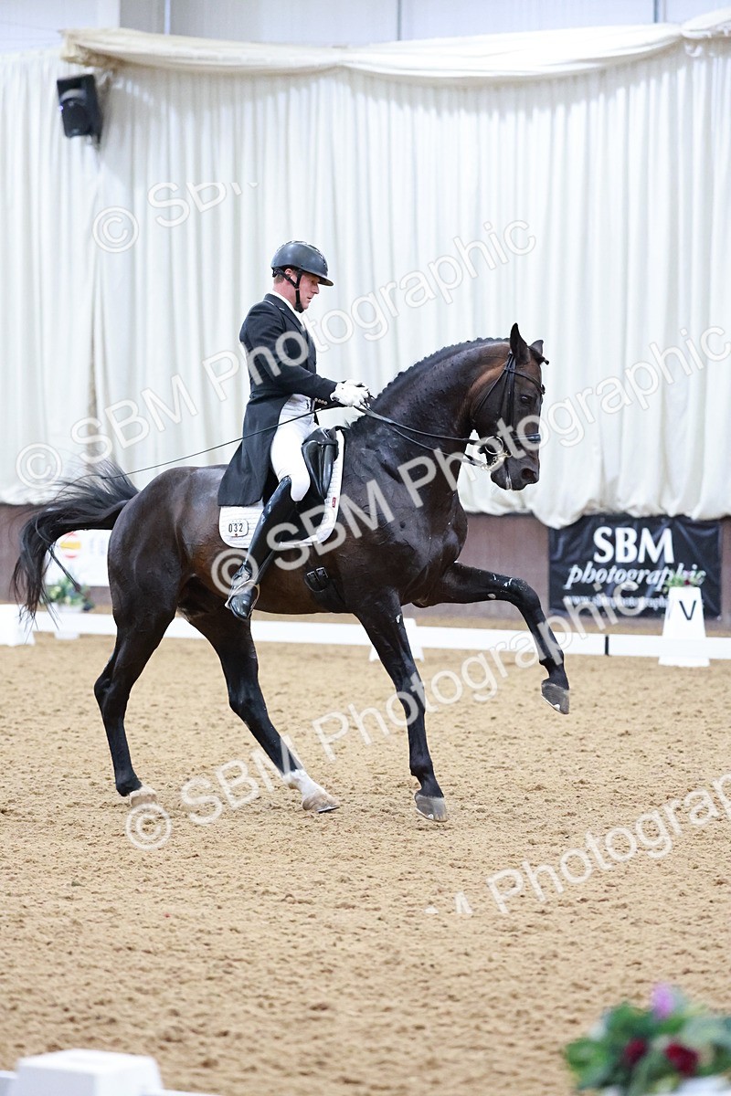 SBM_021455 - Class 14 - FEI Grand Prix - 17.40-18.34
