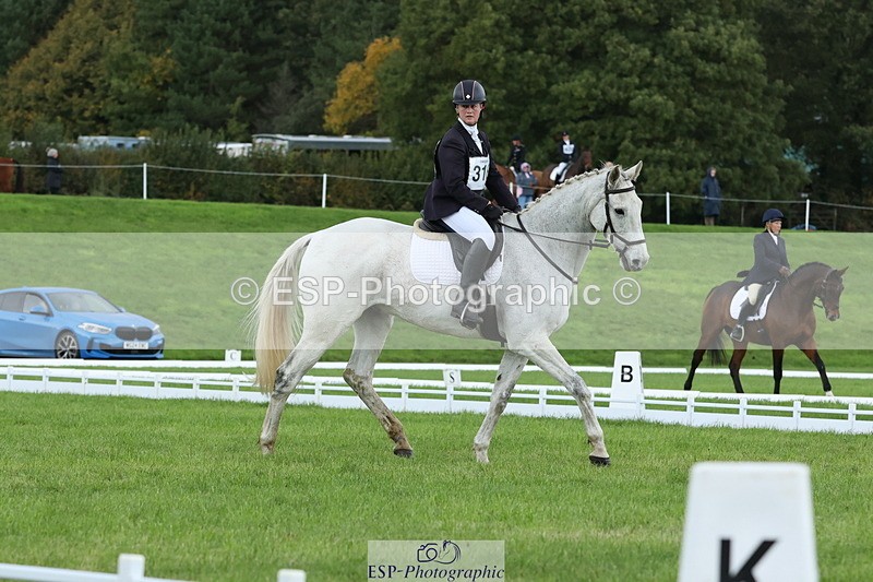 251023A-115704-03450 - D-318-Caroline.Allan