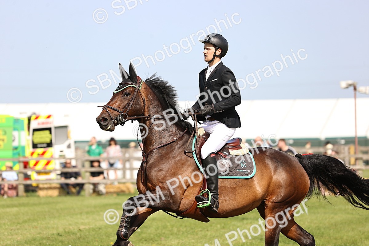 SBM_01548 - Class 200 - Martin Grant Homes Welcome Stakes 1.25m Open