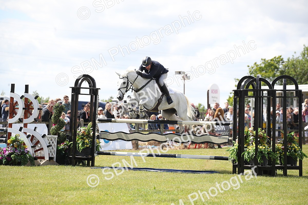 SBM_17407 - Class 208 - Senior Foxhunter 1.20m Open