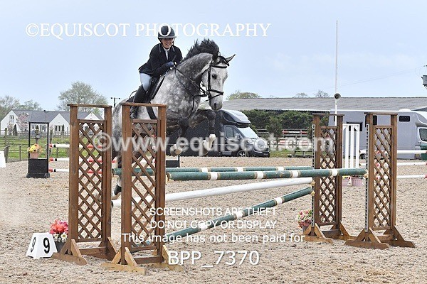 BPP_7370 - CLASS 9 FRI  Senior Newcomers/ 1.10m Open