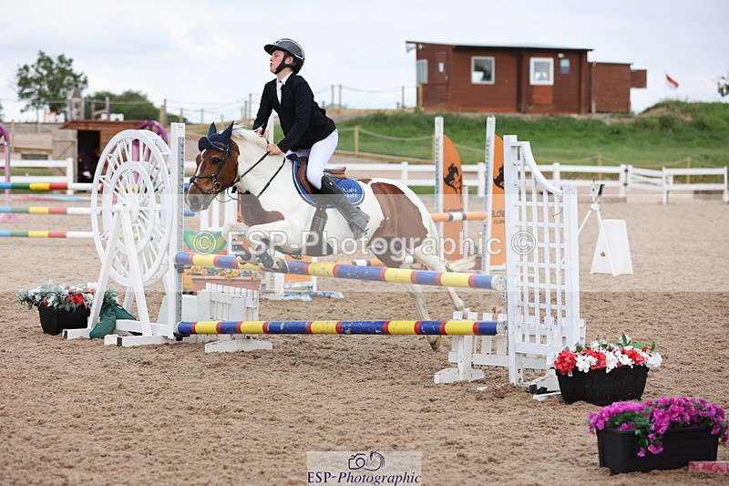 240630A-175310-16199 - Cls 28 Stepping Stones 128cm + 138cm