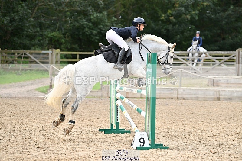 230930-123010-00496 - Cls 5 Pony Foxhunter & 1.10m Open