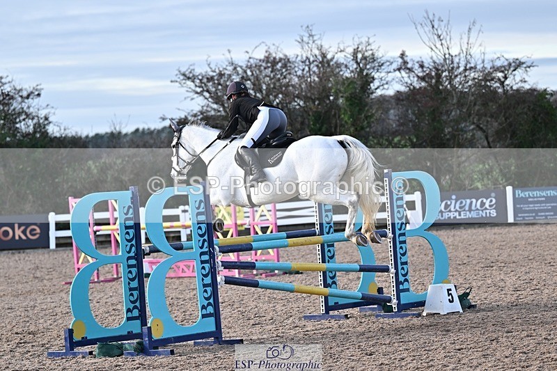 251126-124811-00522 - Cls 4 Newcomers and 1.10m