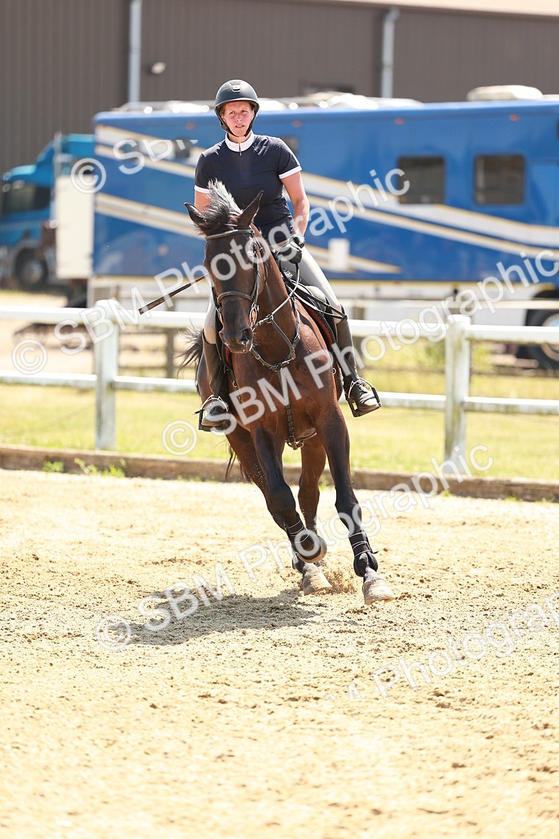 SBM_001543 - Class 4 - Senior Newcomers - 1.10m