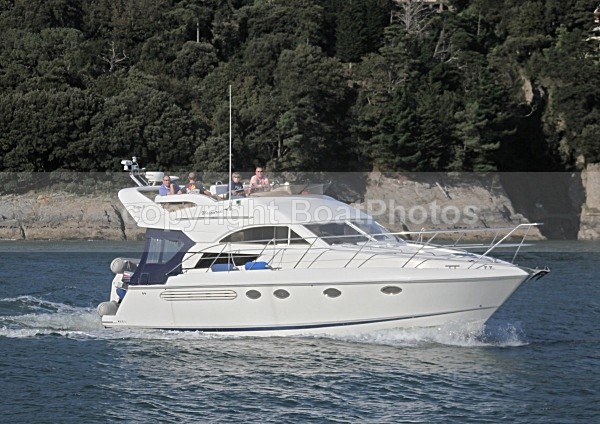 090912 MASQUERADE IMG_5588 - Flybridge Cruisers