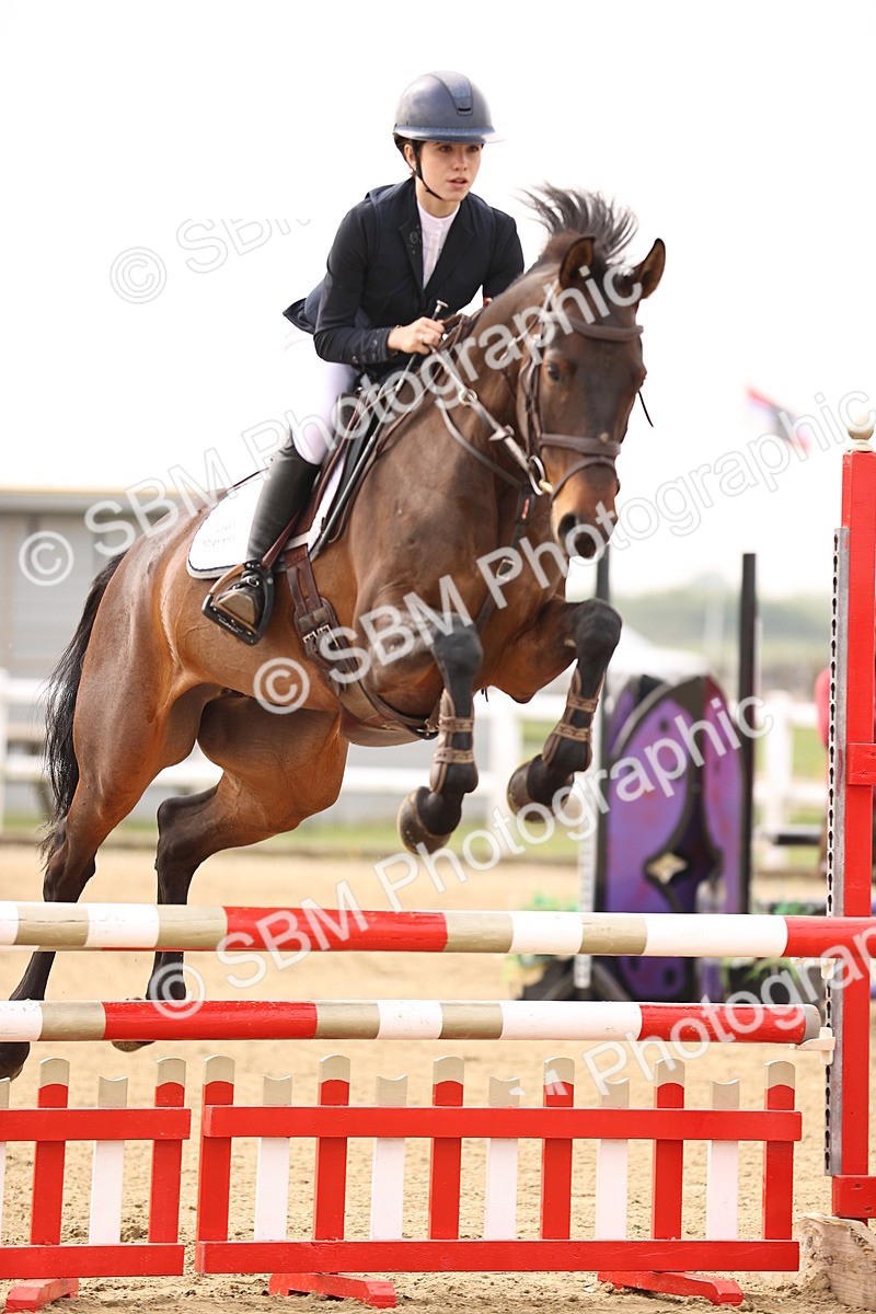  - Class 15 - Senior British novice - 90cm