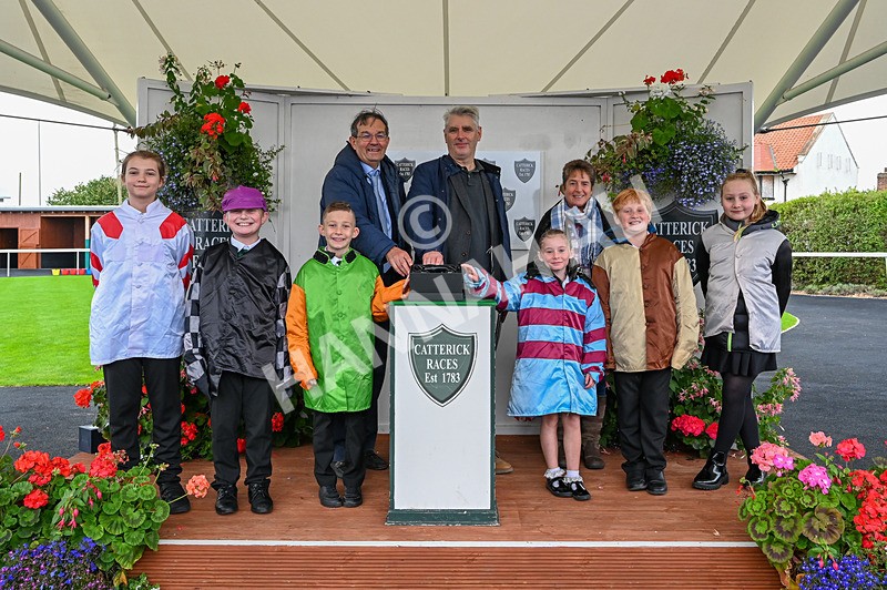 021024-Race 1-Foreseeable Future-6451 - Race 1