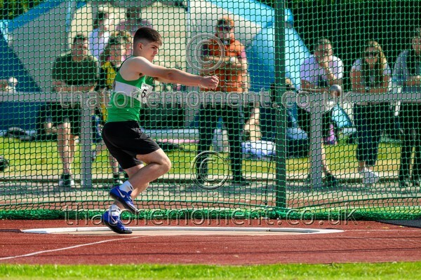 Age25SAT-926699 - Field Male