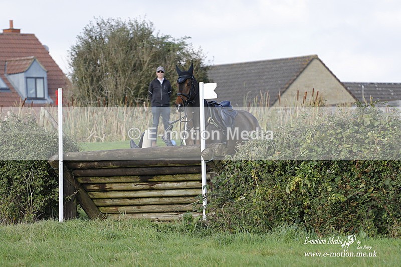  WWHT 171021 4001 - Open (1.00m)  17/10/21