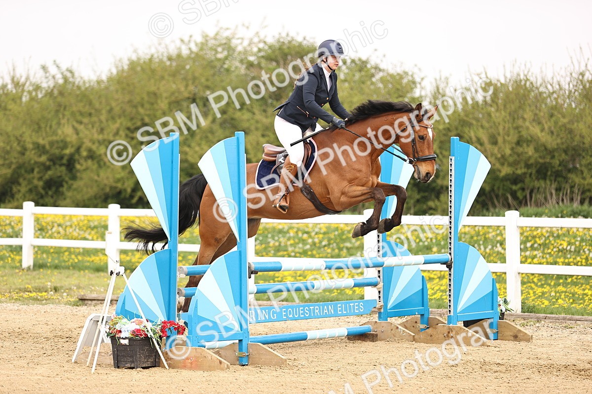  - Class 15 - Senior British novice - 90cm