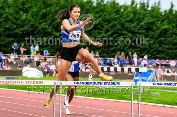 Age26 SAT-916187 - Track Female Set One